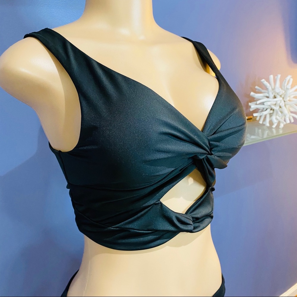 NWT Victoria's Secret Sport VSX Sports Bra - Picture 3 of 7